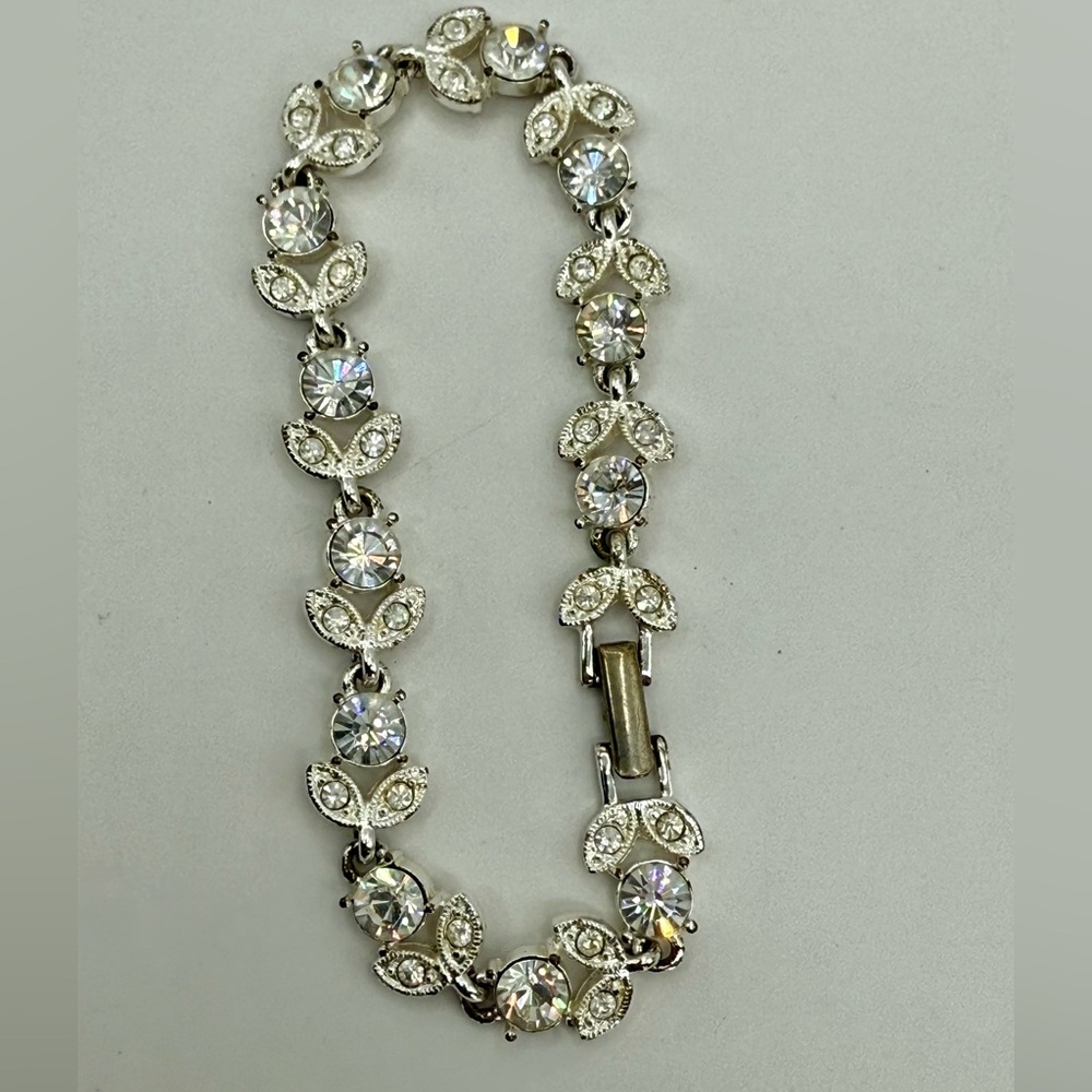 Vintage Napier Crystal Clear Signed Bracelet 7.5” - Picture 11 of 12